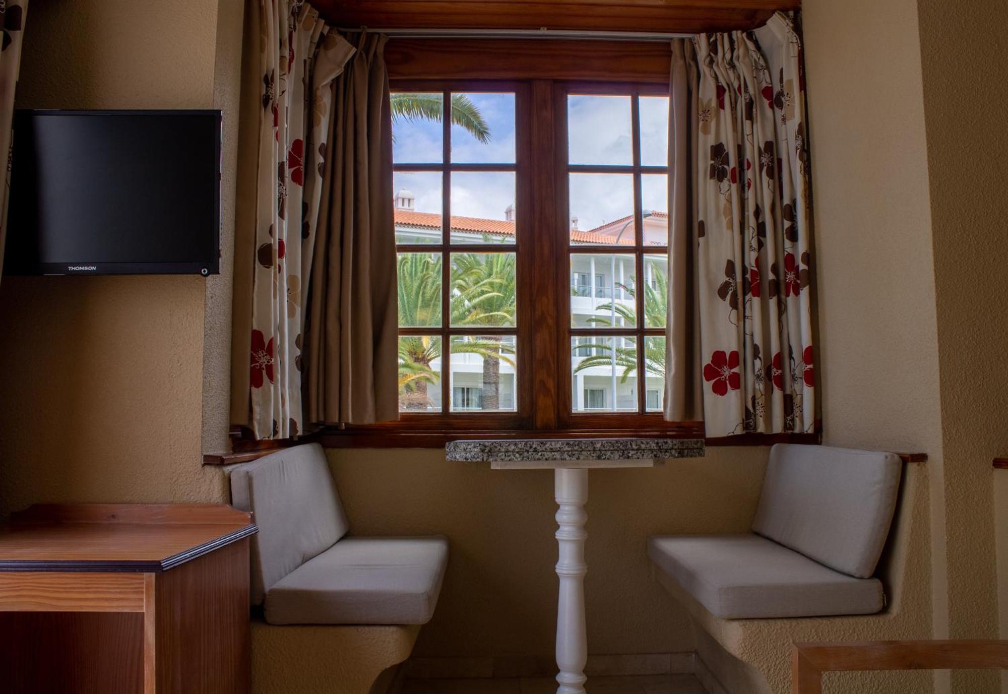 Apartamentos El Beril Costa Adeje Exterior photo