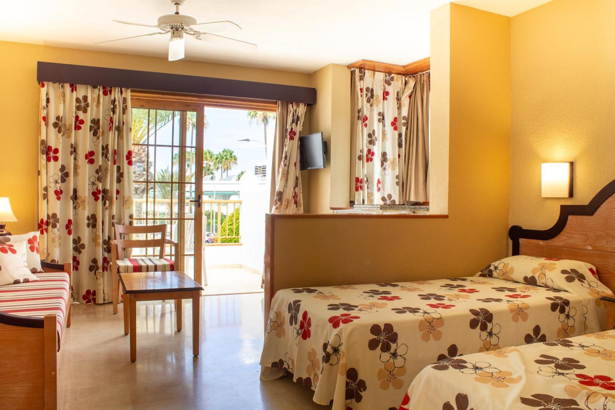 Apartamentos El Beril Costa Adeje Exterior photo